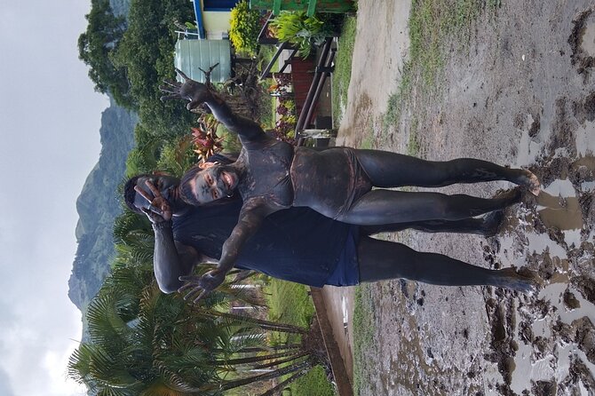 Best of Nadi Sightseeing - A short stop at Nadi’s local produce market