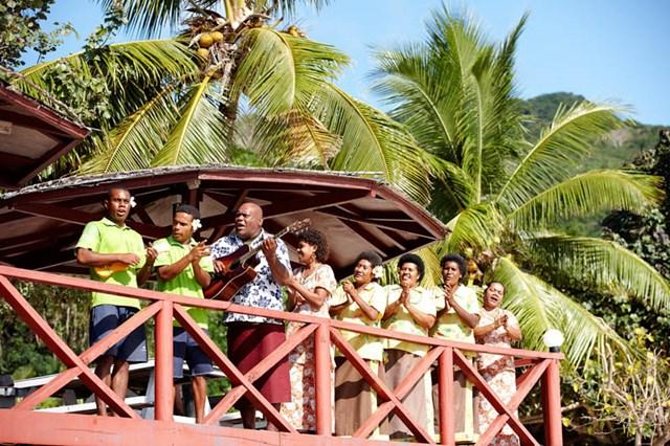 Coconut Cruiser Package | 7Days | 6Nights with All Activities Included - Mantaray Island brings the trip’s biggest wildlife moment