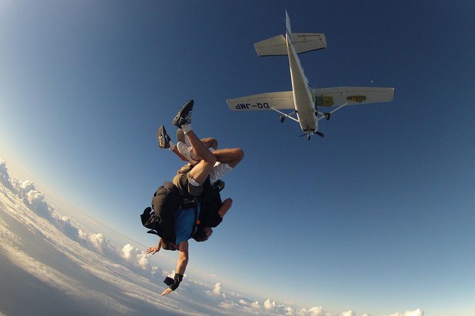 Extreme 12000ft Tandem Jump (45 seconds free fall) - What the 12,000-foot jump actually includes