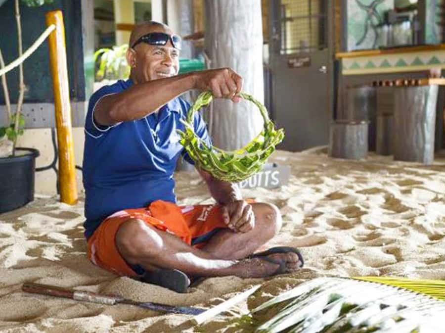 Fiji: Beachcomber Island Day Cruise with Snorkelling - Snorkelling, fish feeding, and the glass-bottom boat
