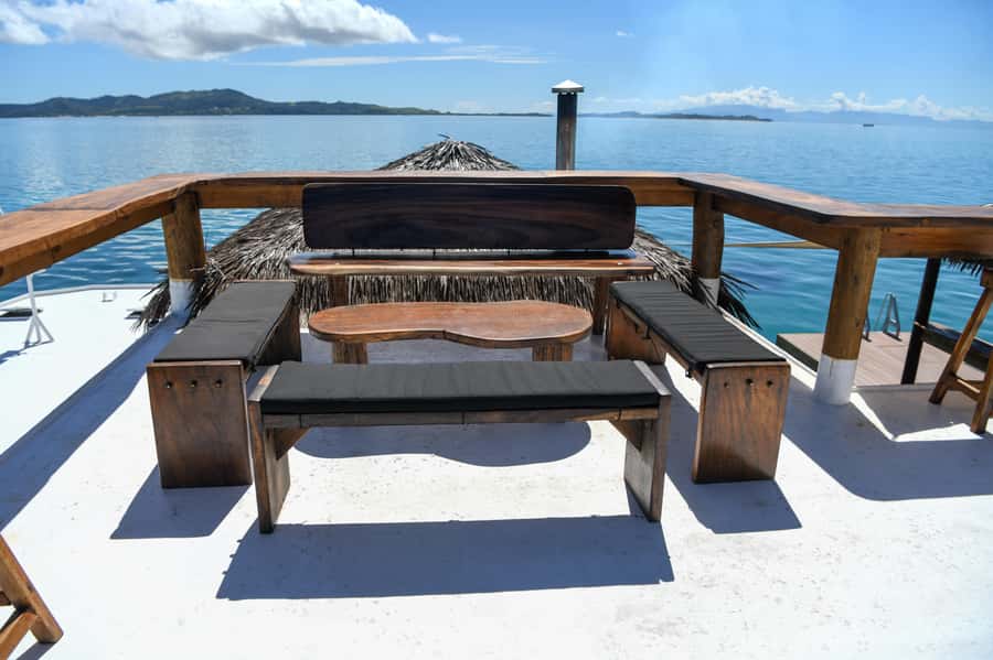 Fiji: Cloud 9 Floating Bar and Pizzeria Day Trip - Morning sessions, families, and the bar setting