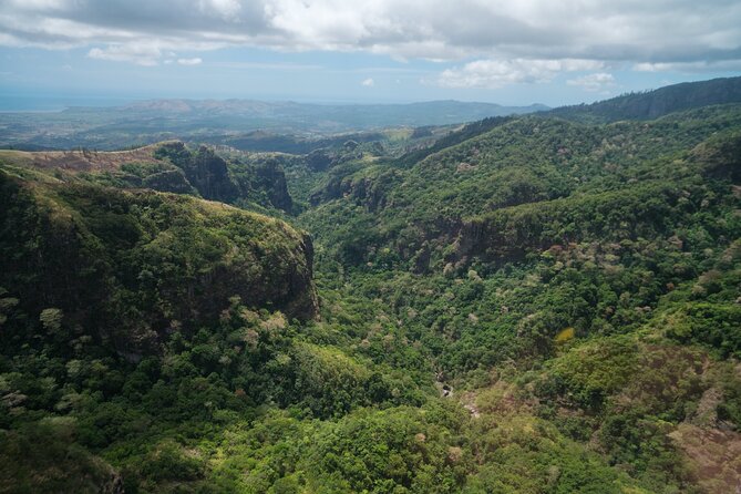 Fiji Private Helicopter Tour Sleeping Giant and Koroyanitu Heritage Park - Following the Sleeping Giant and Mt. Evans Range