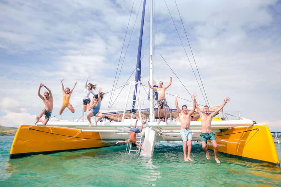 Fiji: South Sea Sailing Experience with Lunch & Drinks - Setting sail from Fiji’s resort coast