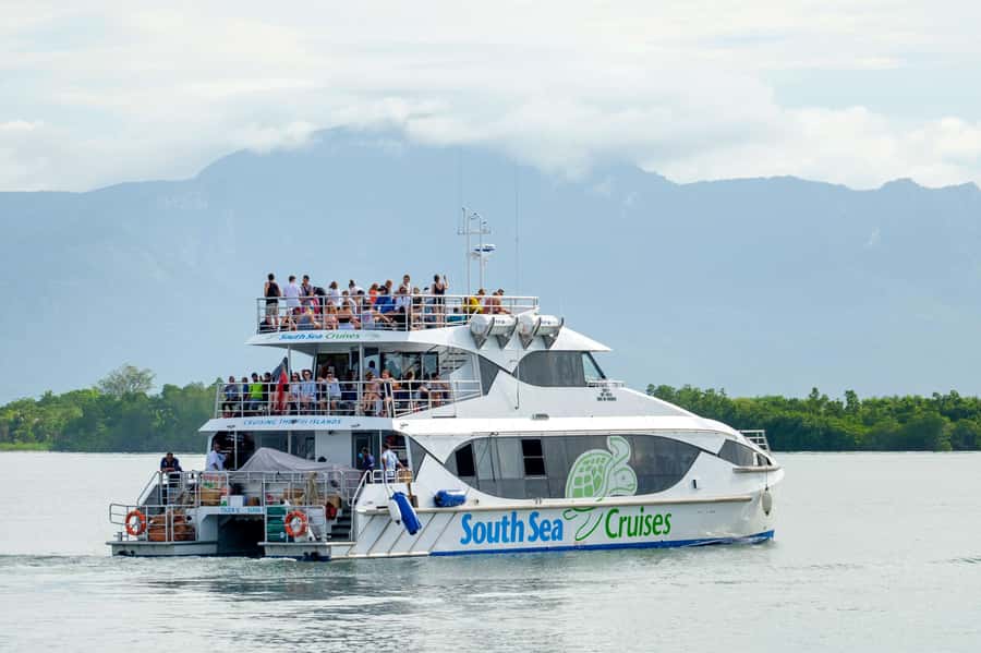 Fiji: Yasawa Islands Explorer Cruise with Lunch - The biggest drawback: no shore time