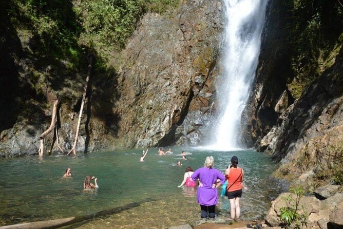 Jewel Of Fiji Day Tour from The Marriot & Shangri-La Resort - The waterfall stop and a 30-minute swim