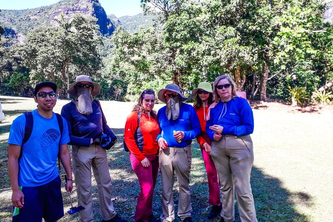 Koroyanitu National Heritage Park Fiji - Hike - Waterfall - Meeting families in Abaca Village