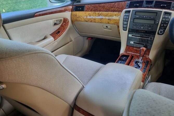 Private Camry/Mini Van Transfer: Denarau Hotels to Nadi Airport - From Denarau Hotel Door to Airport Door