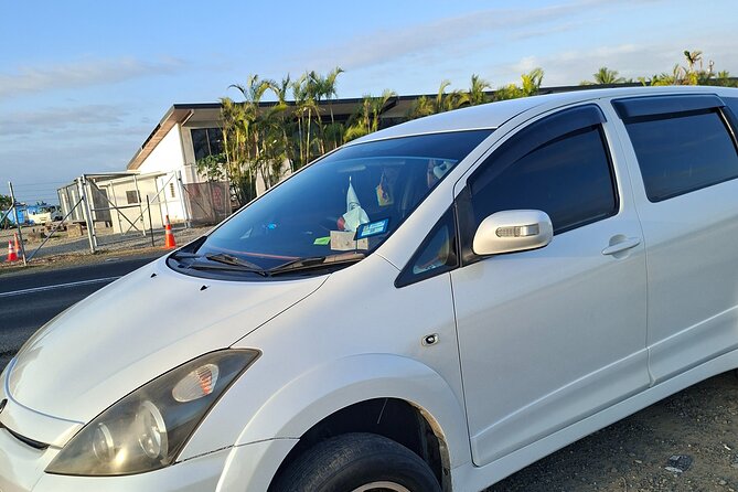 Private Momi Bay Transfers - The human touch from Pranit and Isi