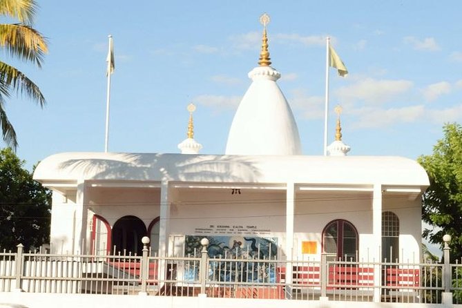 Shore Excursion-Nadi Mudpools,Sleeping Giants Gardens,Markets, Temple & Shopping - Visiting Krishna Kaliya Temple in Lautoka