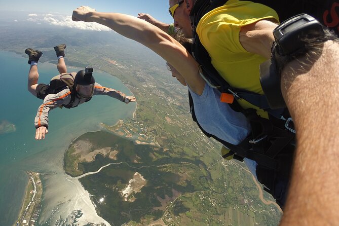 Skydive Fiji Legend 13000ft Tandem Jump (60 seconds free fall) - Sixty seconds of free fall