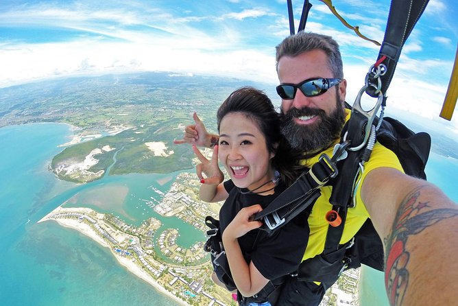 Skydive Fiji Radical 10000ft Tandem Jump (30 seconds free fall) - Choosing between 8,000 and 12,000 feet