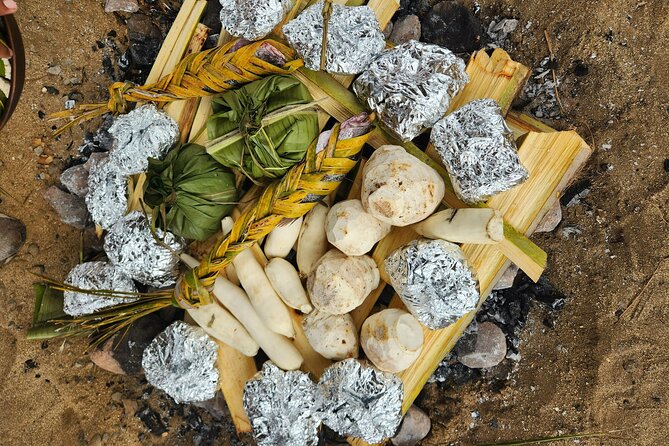 Vavavi - Fijian Cooking & Cultural Experience - Preparing palusami and other traditional foods