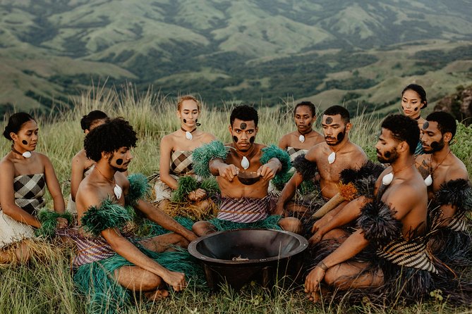 VOU Fiji Shows: Fiji Untold, From Fiji With Love & More! Dinner! - What makes the performers special