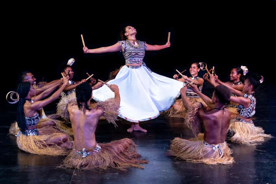 VOU: Fiji Untold Live Stage Show with Dinner & Drumming - Photos with performers in traditional dress